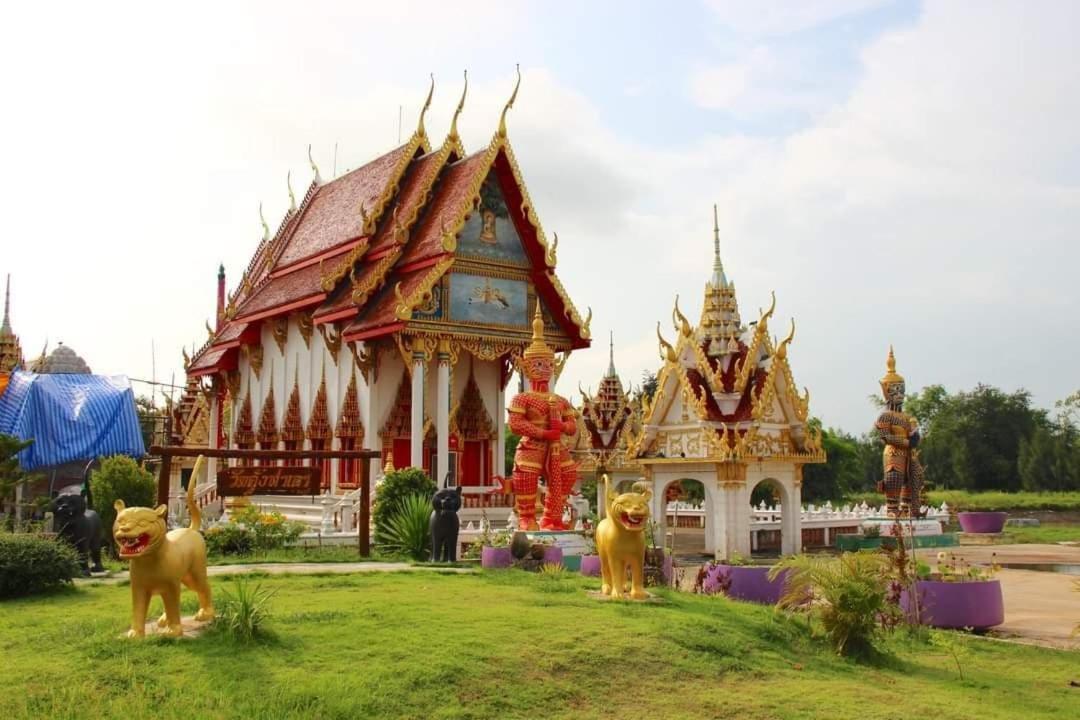 Pee Homestay Lopburi Ban Tha Krayang Exterior photo