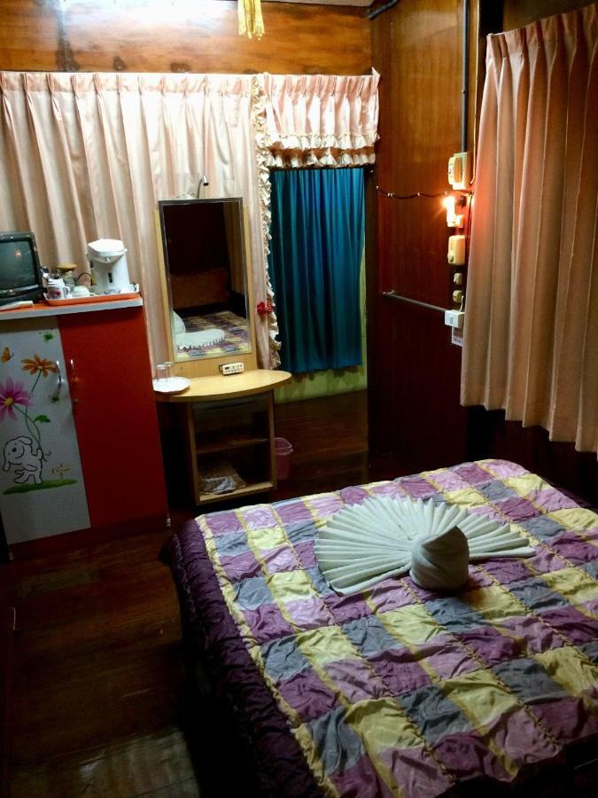Pee Homestay Lopburi Ban Tha Krayang Exterior photo