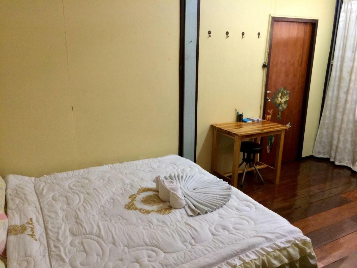 Pee Homestay Lopburi Ban Tha Krayang Exterior photo